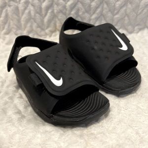 Nike size 6 sandals